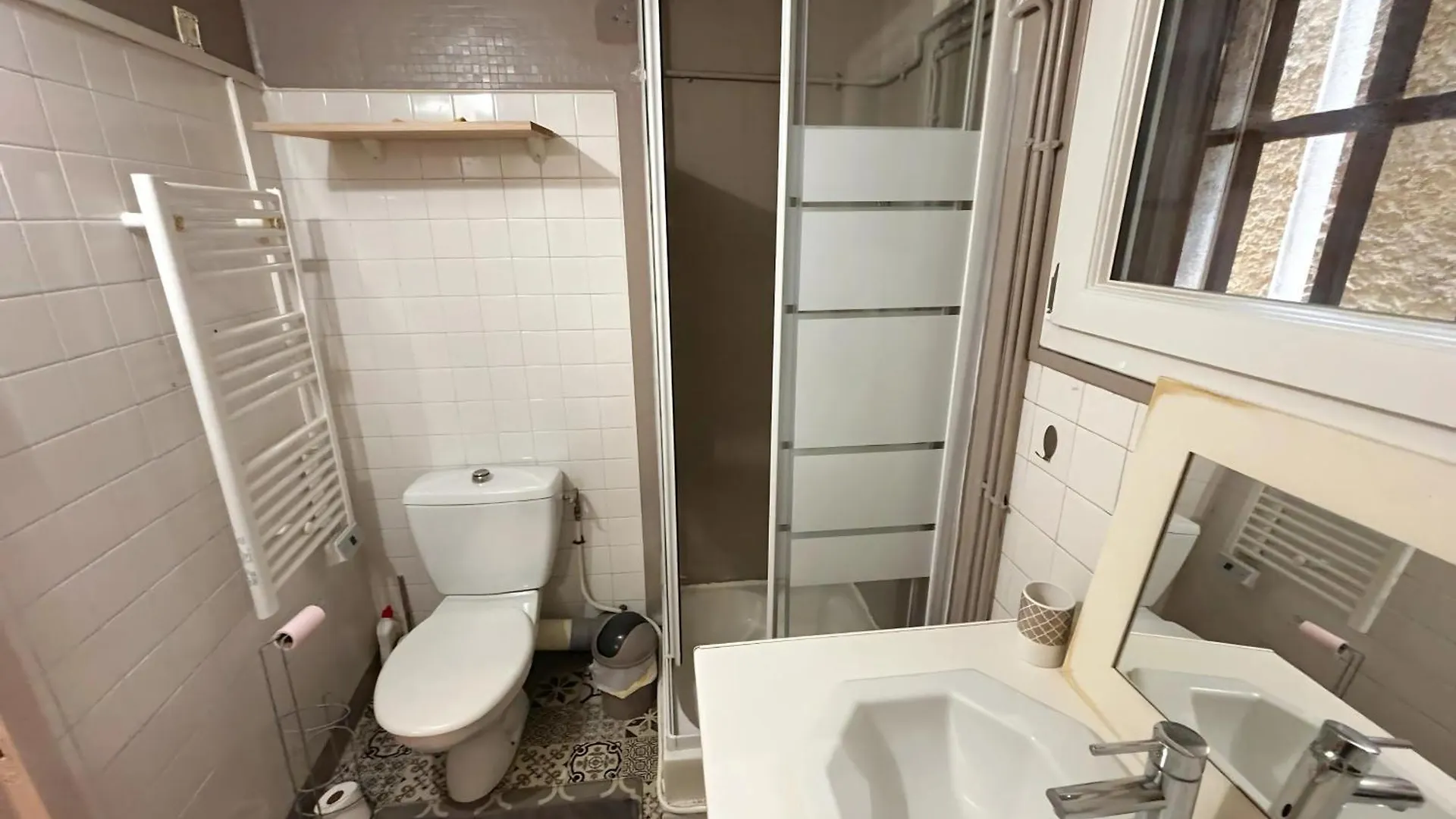 Charme Et Histoire A Avignon Apartment