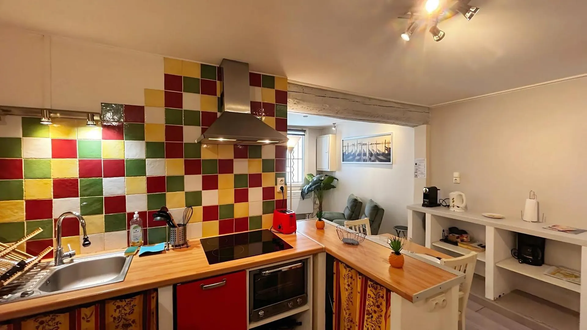 Charme Et Histoire A Avignon Apartment