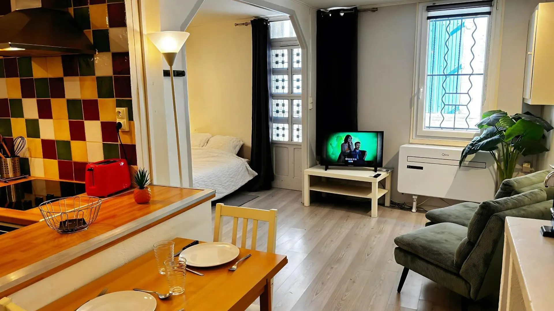 Charme Et Histoire A Avignon Apartment France
