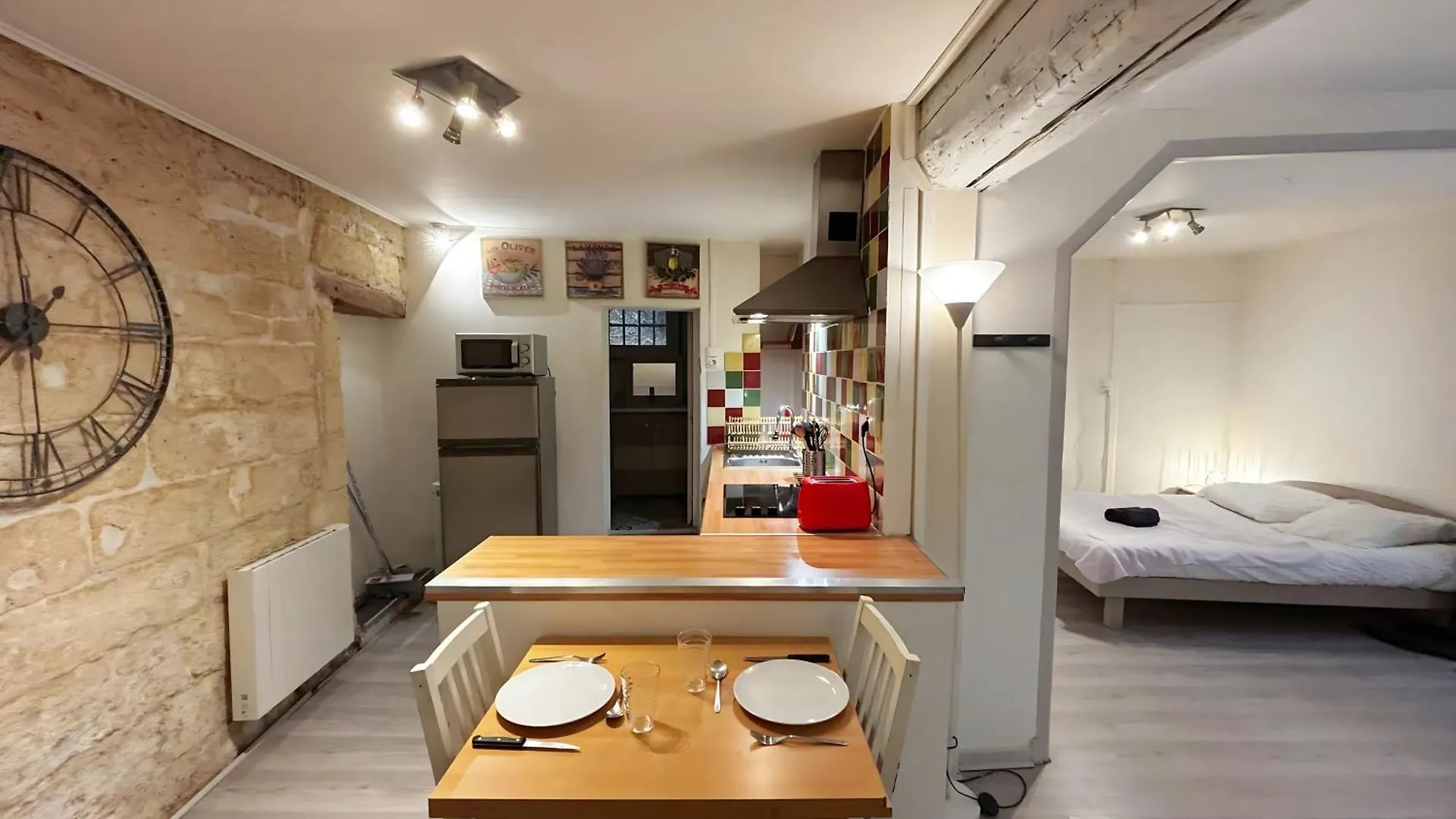 Charme Et Histoire A Avignon Apartment 0*,  France